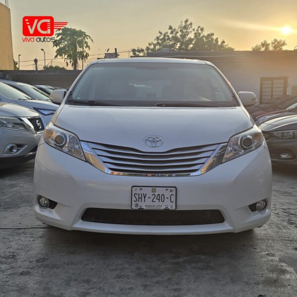 TOYOTA SIENNA LIMITED 2014