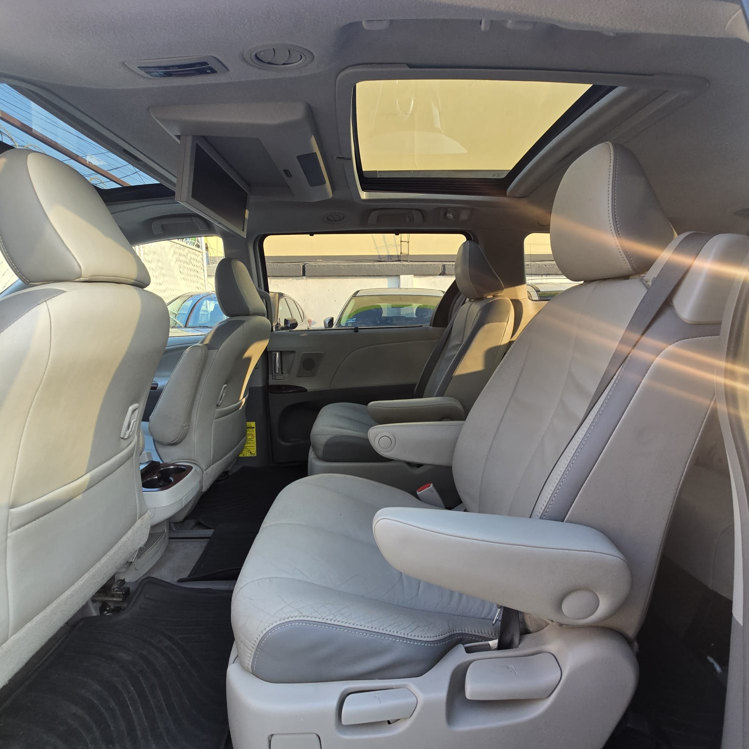 TOYOTA SIENNA LIMITED 2014 - Imagen 8